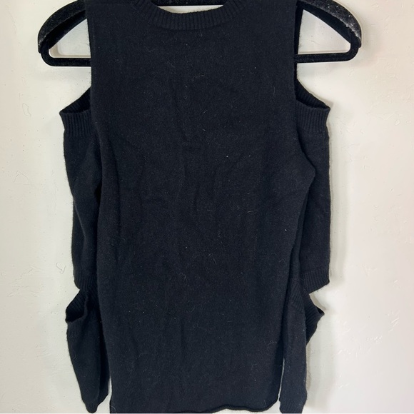 Generation Love cashmere Black cold shoulder sweater size XS - Picture 5 of 12
